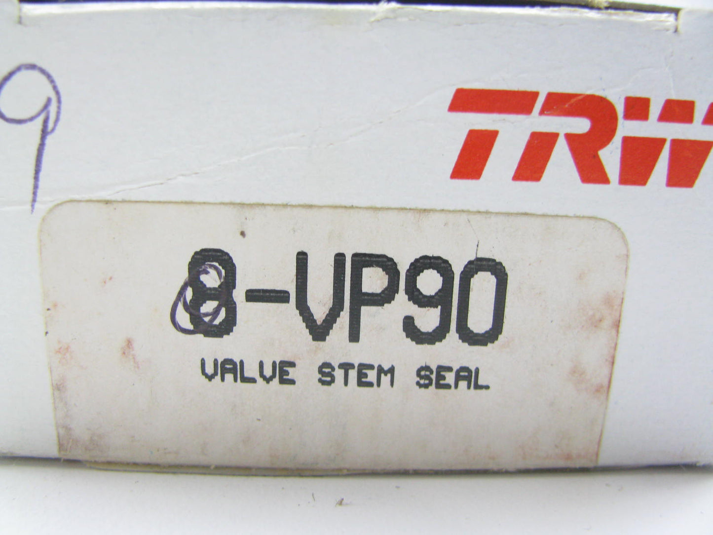(8)TRW VP90 Valve Stem Oil Seals