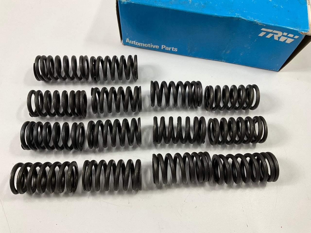 (14) TRW VS1021 Engine Intake Valve Spring For 1975-1976 Pontiac 455-V8