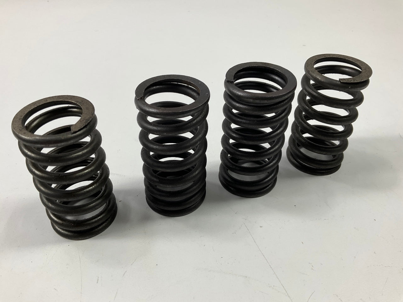 (14) TRW VS1021 Engine Intake Valve Spring For 1975-1976 Pontiac 455-V8