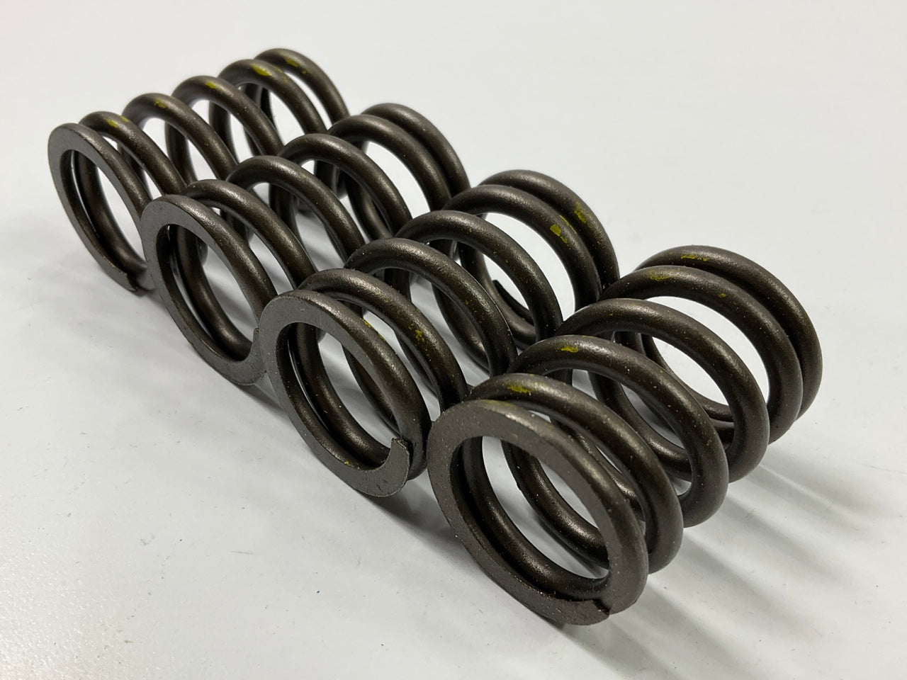 (4) TRW VS1058 Engine Outer Valve Spring For 1969-1972 Toyota 8RC 18RC