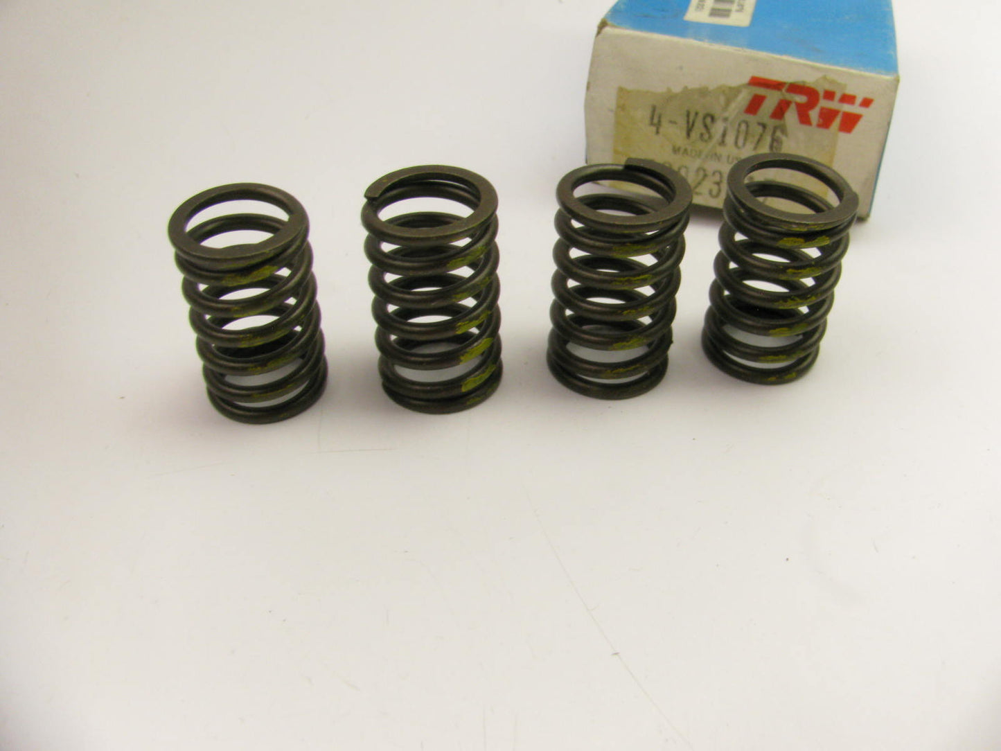 (4) TRW VS1076 Inner Engine Valve Spring