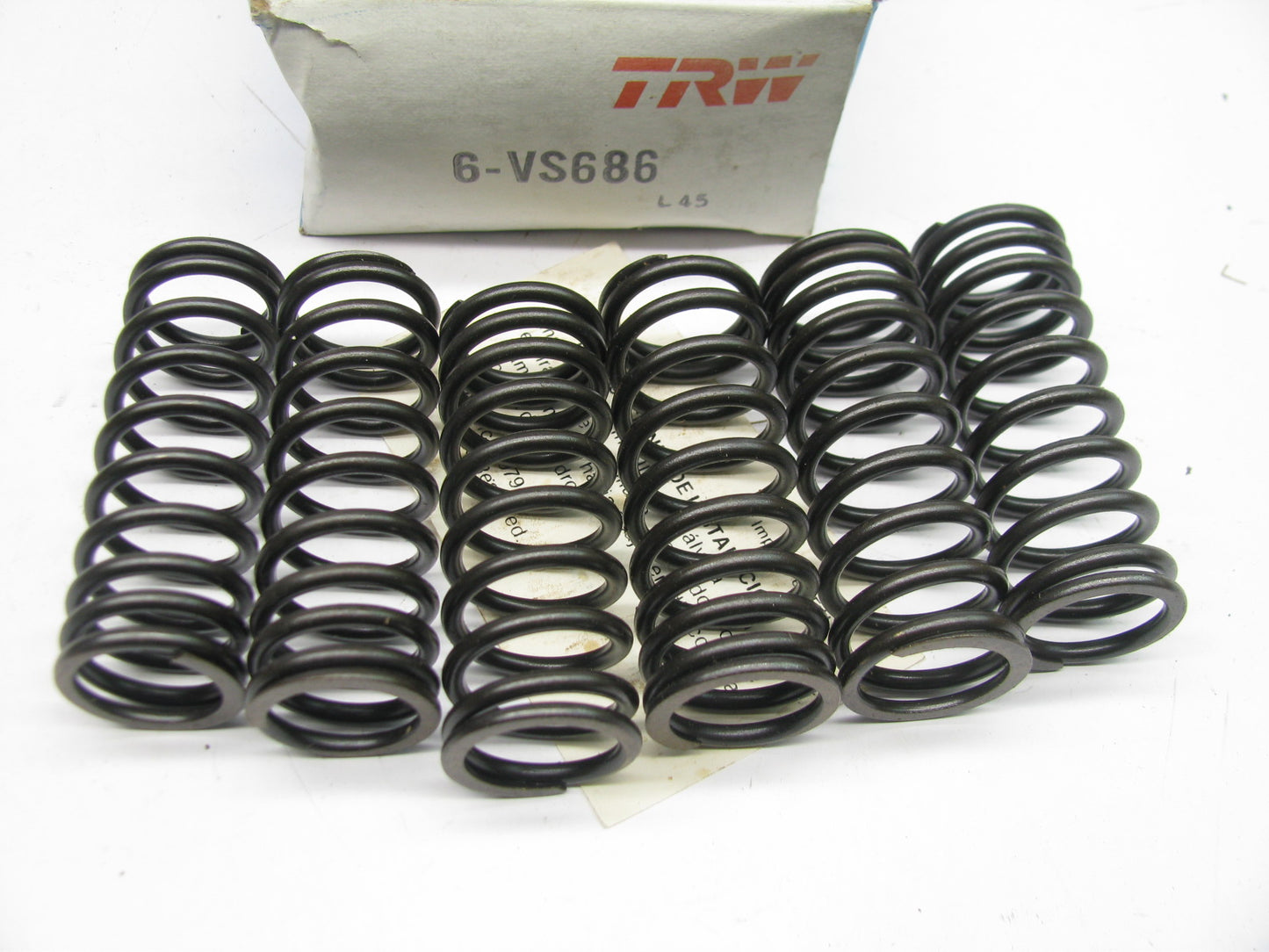 (6) TRW VS686 Intake Valve Springs OLIVER TRACTOR 55D, 55HC, Super 55, 66 77D 88