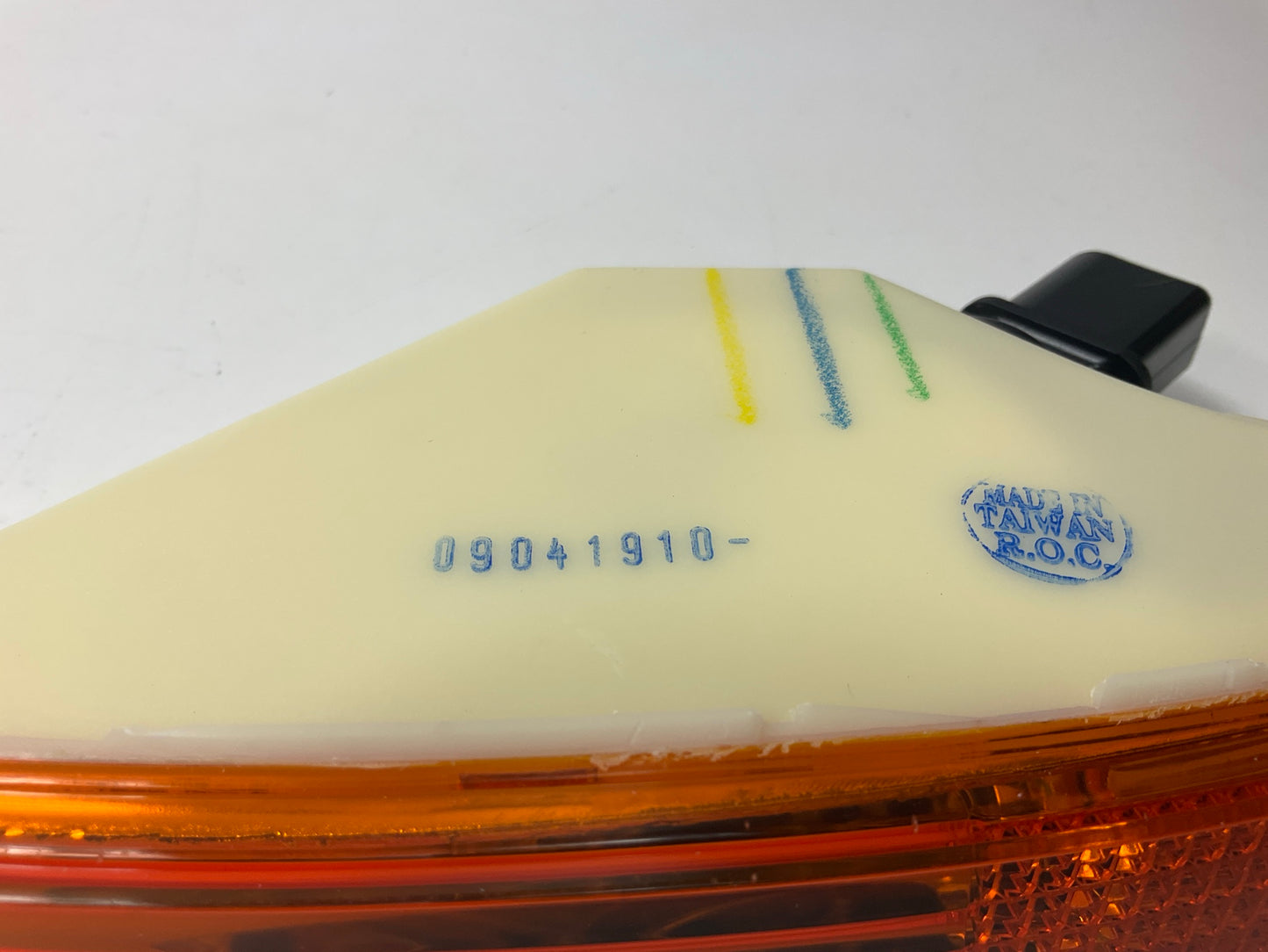 TYC 12-5139-00 Front Right Turn Signal Light Blinker Lamp - 2006-2010 VW Passat