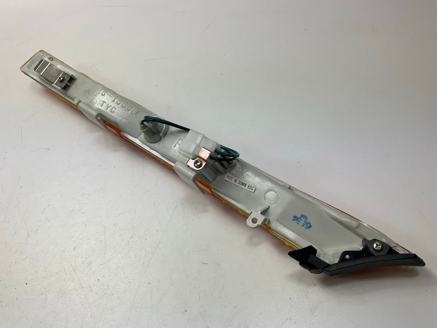 TYC 18-1308-00 Front Right Side Marker Light Lamp For 1985-86 Colt, Mirage