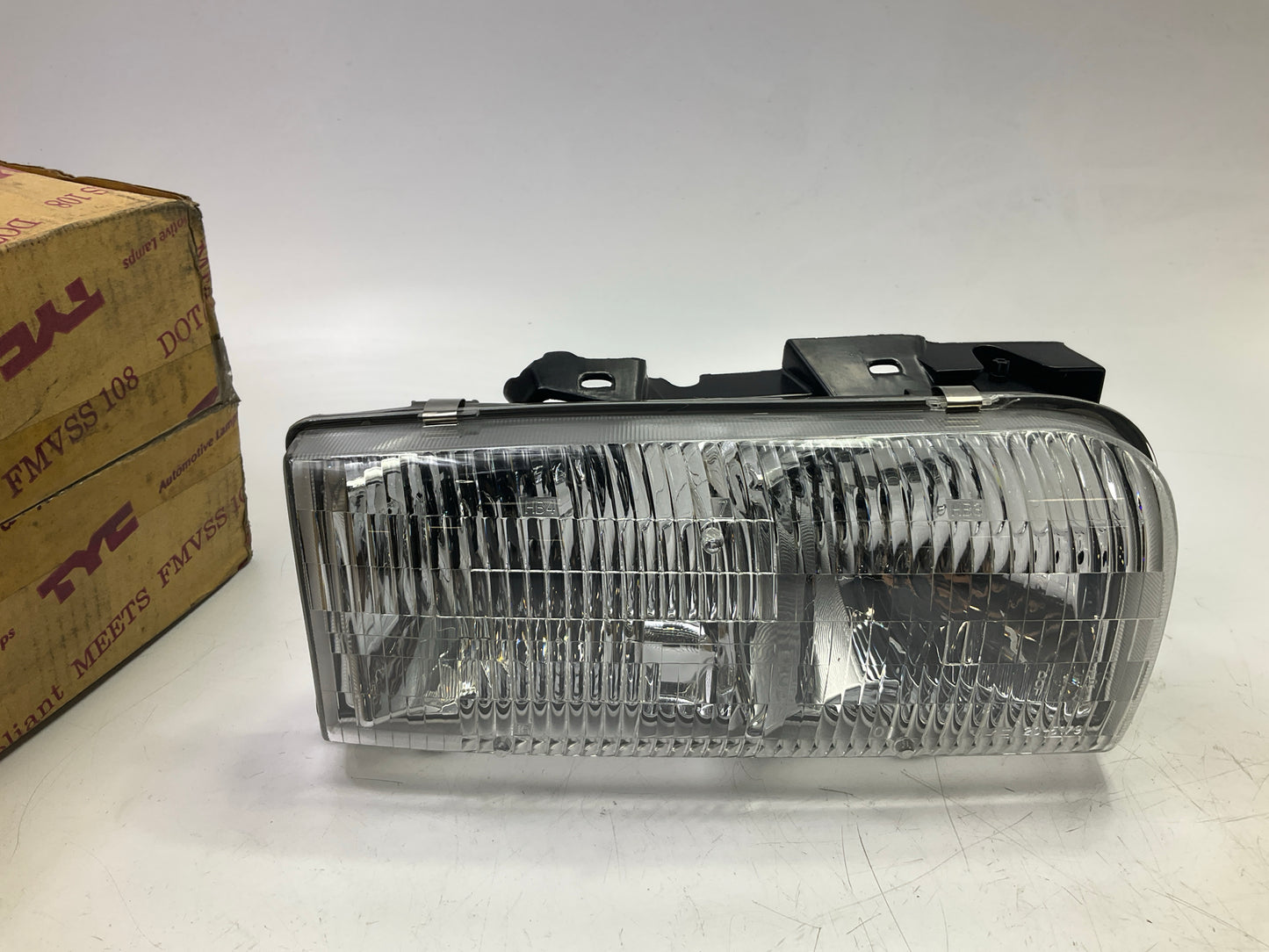 TYC 20-5179-00 Right Headlight Headlamp For 1994-1995 Oldsmobile 88, Regency
