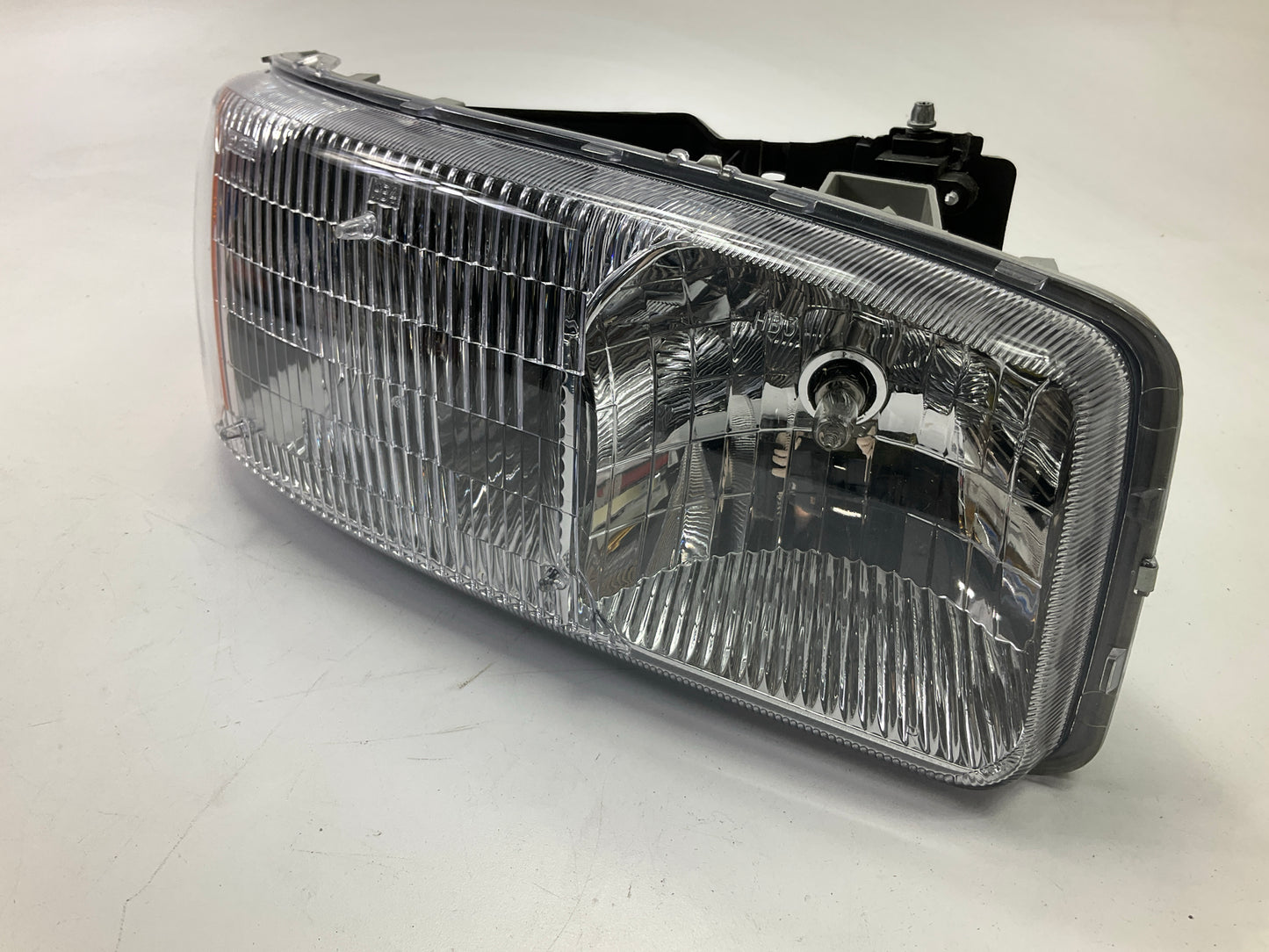 TYC 20-5567-00-1 Front Right Passenger Side Headlight Headlamp
