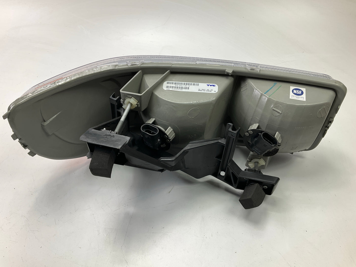 TYC 20-5567-00-1 Front Right Passenger Side Headlight Headlamp