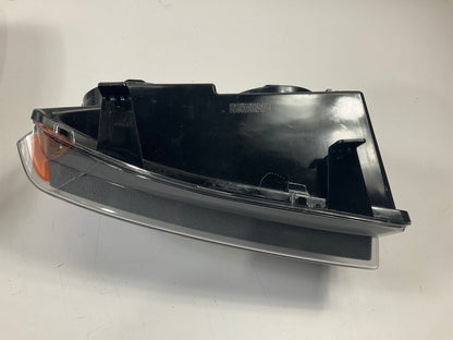 TYC 20-6385-00-1 Right Passengers Side Headlight Headlamp For 03-04 Silverado