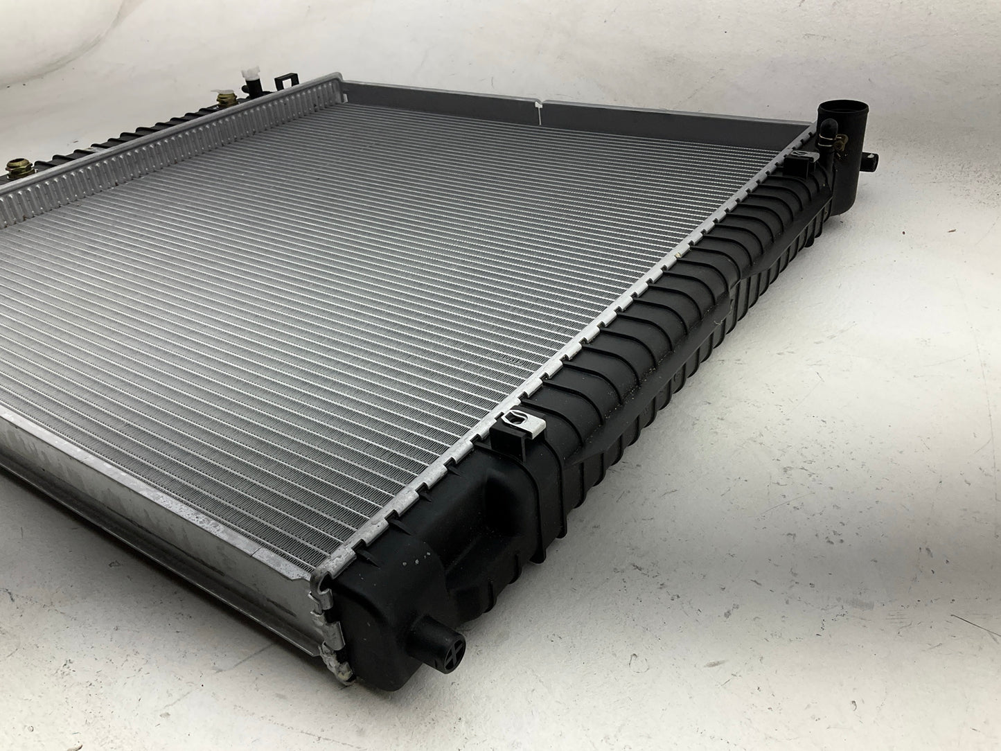 TYC 2886 Radiator For 2006-2007 Ford F-250 F-350 Super Duty