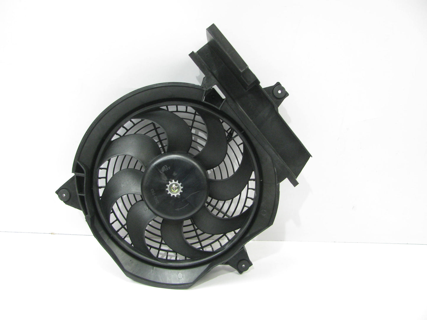 TYC 610610 Engine Cooling Fan Assembly For 2001-2006 Hyundai Santa Fe