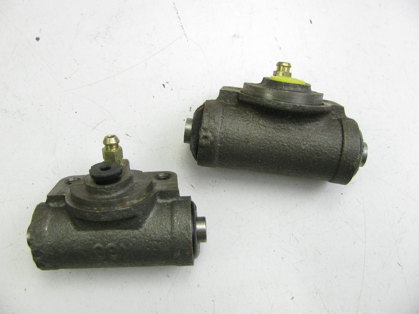 (2) UBP 98905 Rear Drum Brake Wheel Cylinders