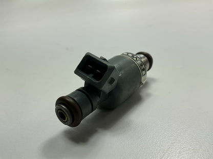 REMAN UNITED 2858 Fuel Injector 89-92 Camaro, 89-91 Corvette, 89-92 Firebird 5.7