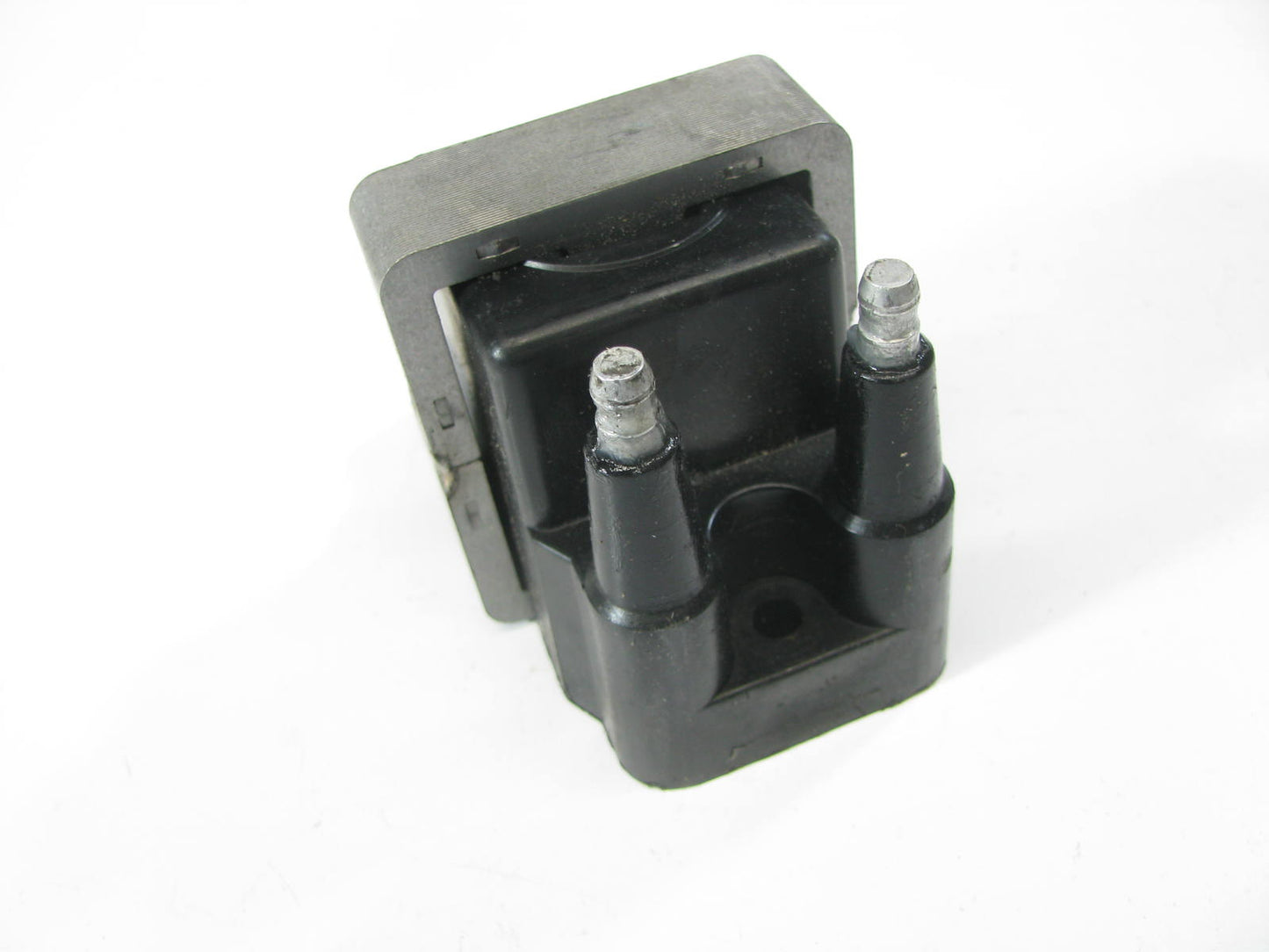 United C-546 Ignition Coil For 1991-2002 Saturn 1.9L-L4 DOHC