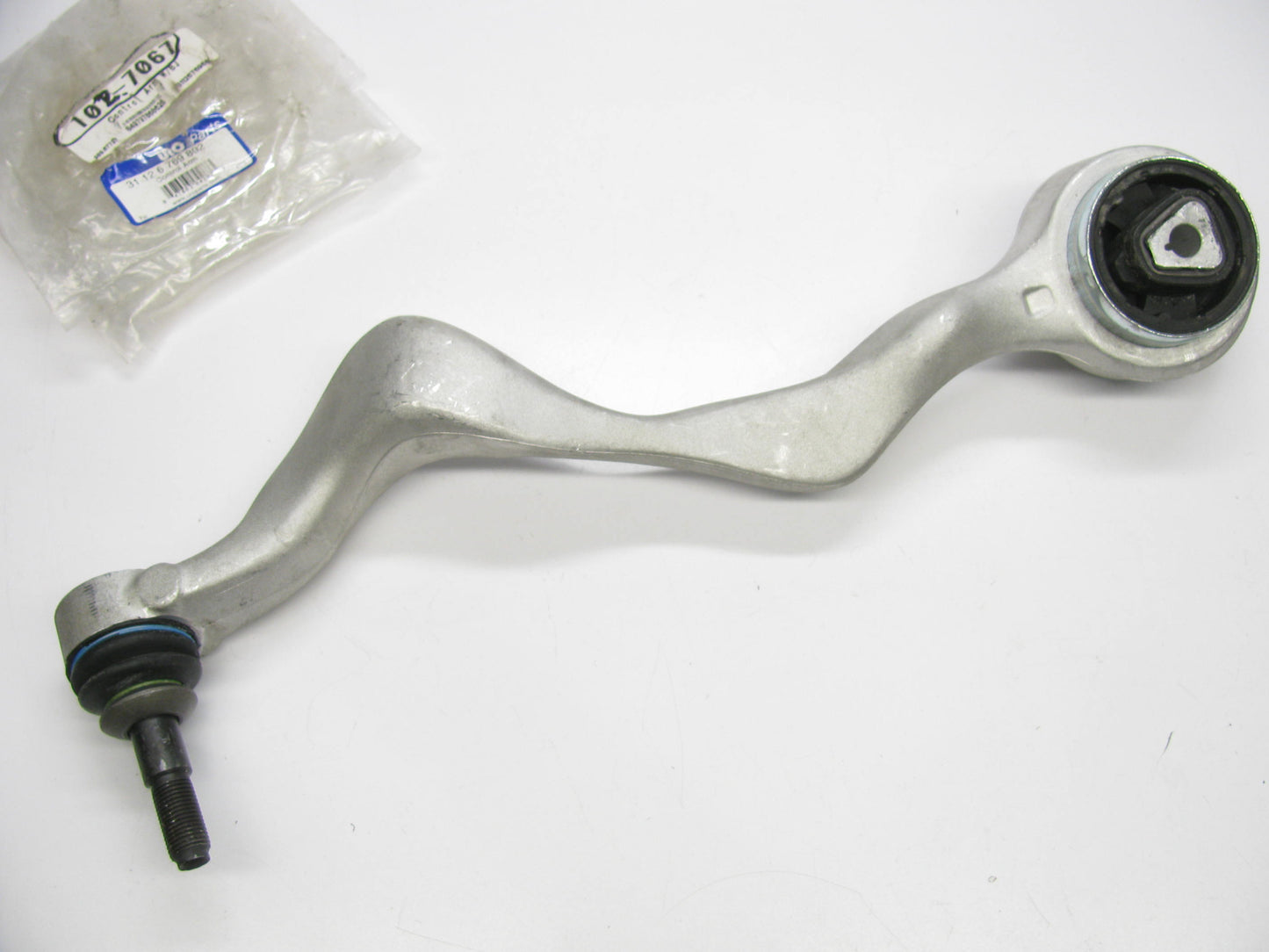 URO Parts 31126769802 Front Right Upper Suspension Control Arm