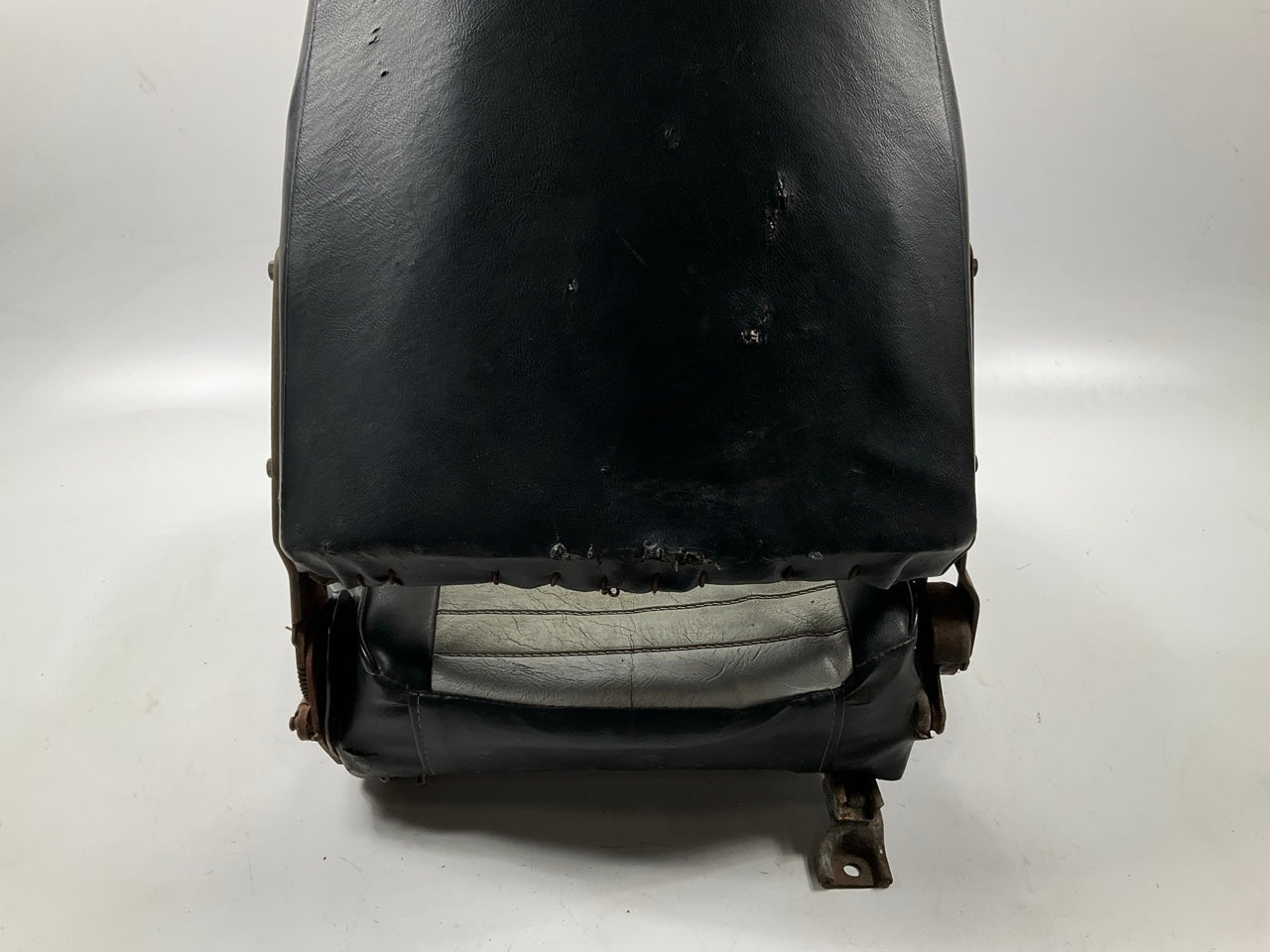 (1) USED AS-IS OEM Seat For Datsun 260z, 280z, Need To Be Re-upholstered