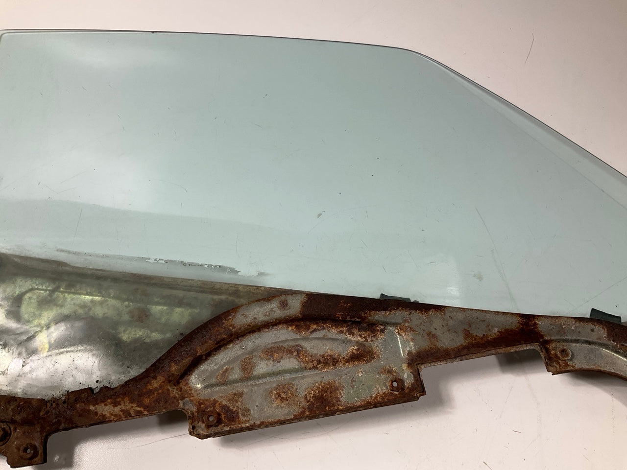 USED #10078 Right Passenger Side Window Door Glass OEM For 1977-1978 Datsun 280z