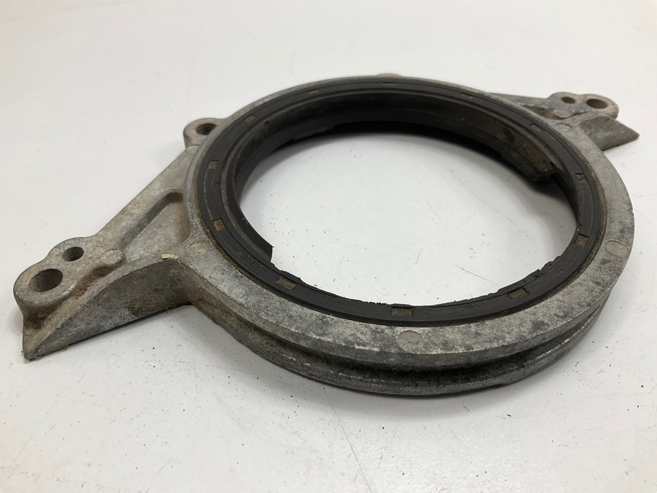 USED #1428 Rear Main Seal Retainer Cover Housing OEM For 90-96 Nissan 300zx Z32