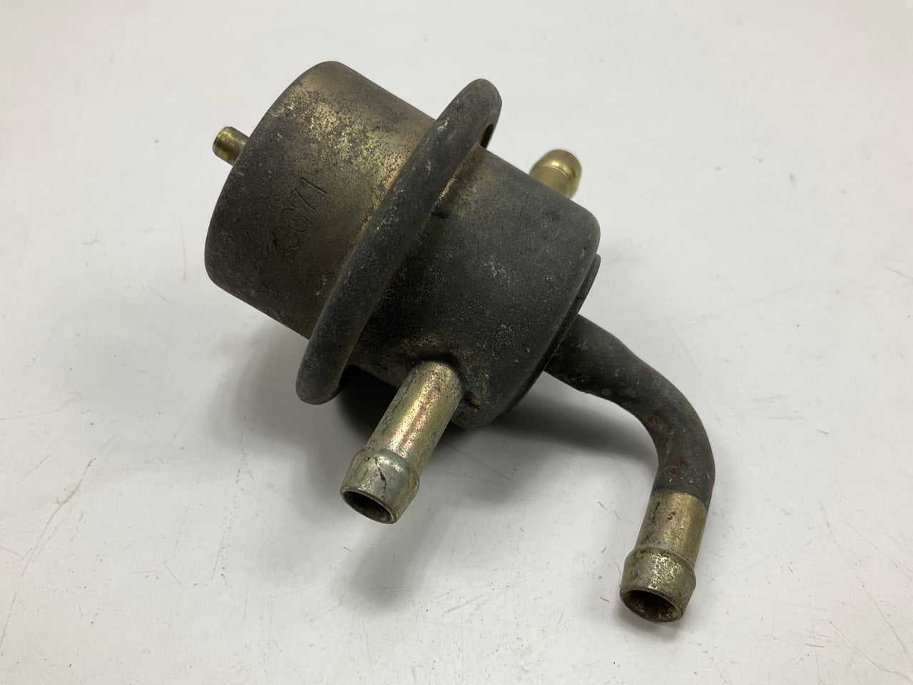 USED #1484 - Original OEM Fuel Pressure Regulator For 1975-1977 Datsun 280z
