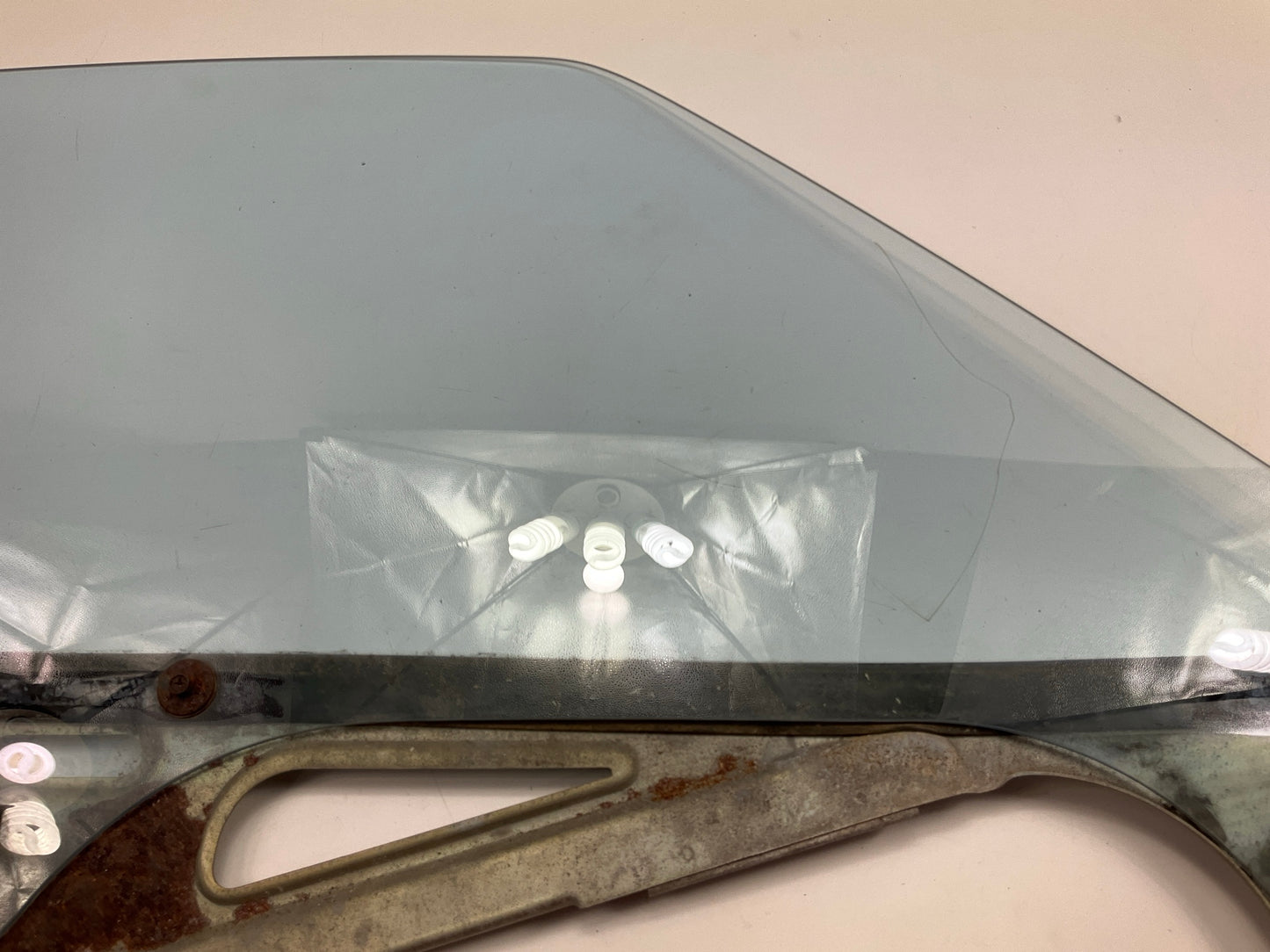 USED #15046 - Right Passengers Door Window Glass For 70-76 Datsun 240z 260z 280z