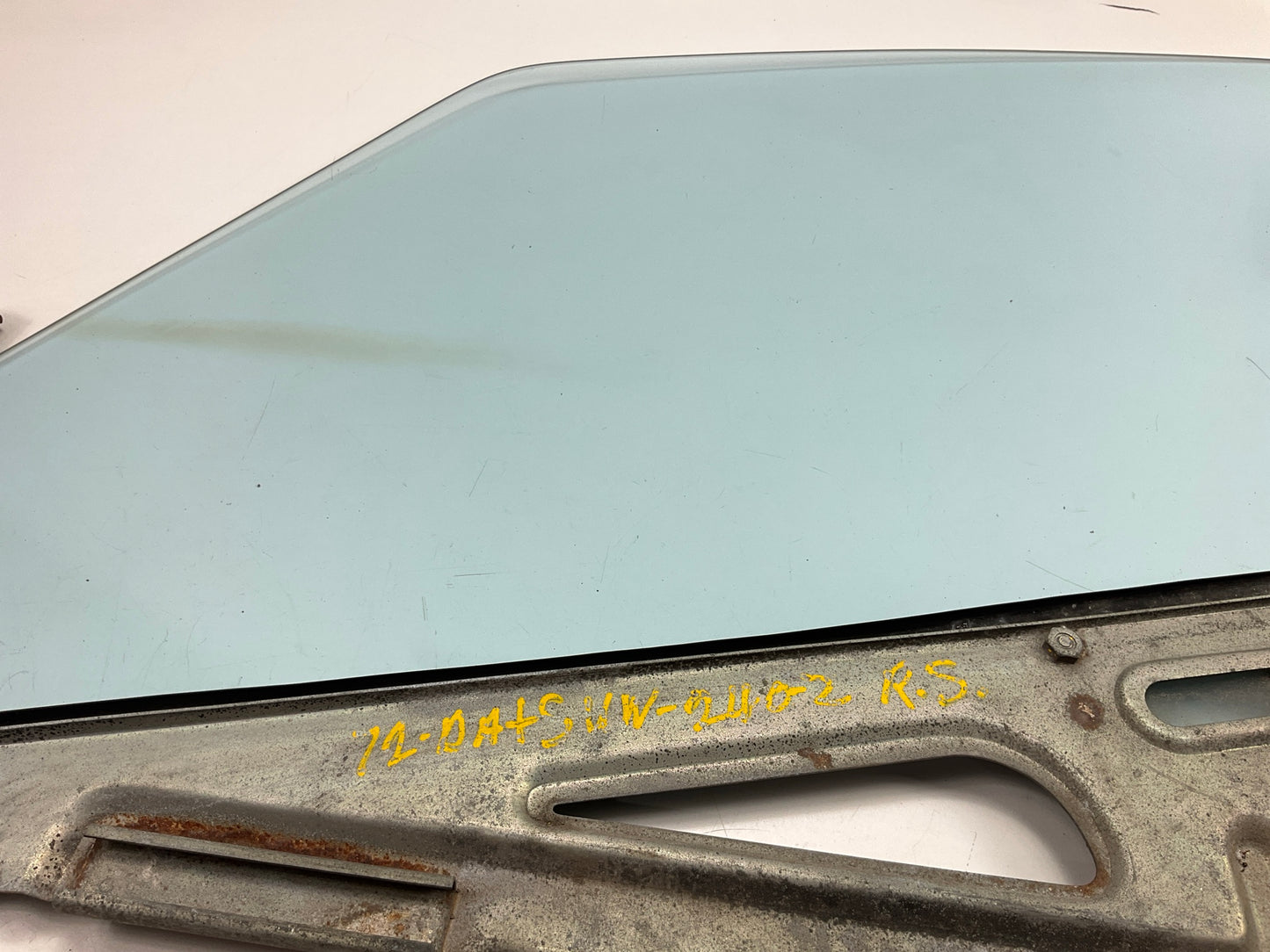 USED #15050 - Passengers Right Door Window Glass For 70-76 Datsun 240z 260z 280z