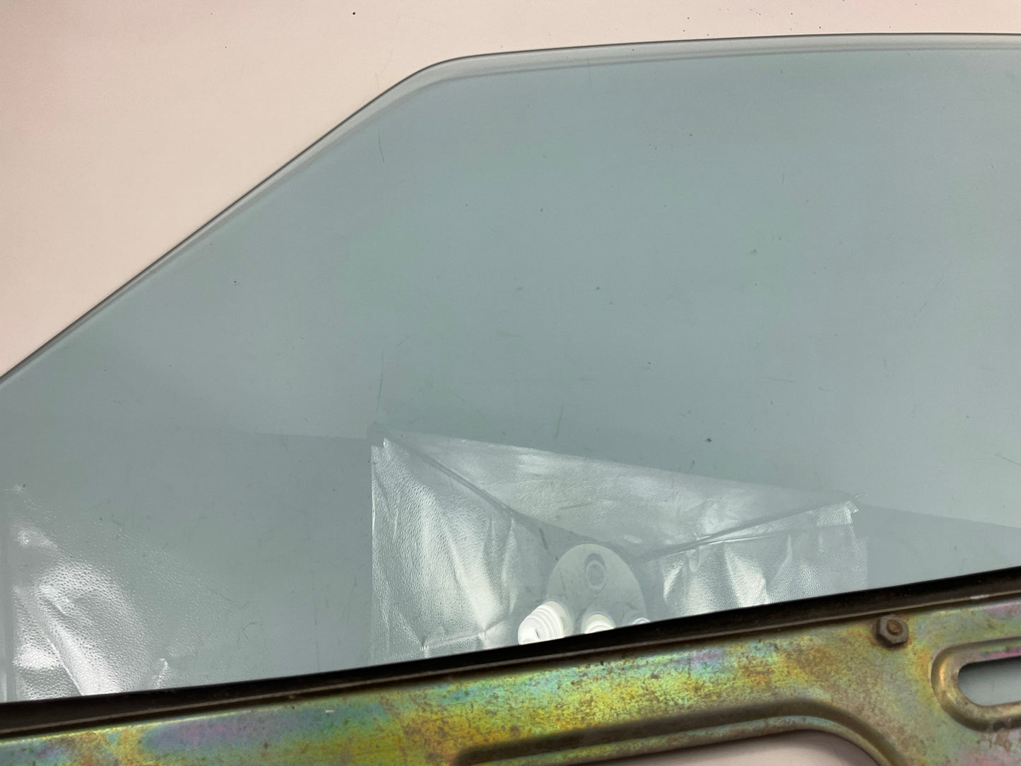 USED #15052 - Right Passengers Door Window Glass For 70-76 Datsun 240z 260z 280z