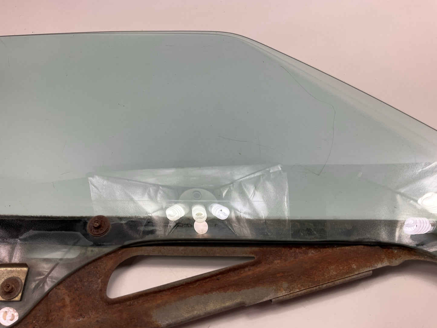 USED #15055 - Right Passengers Door Window Glass For 70-76 Datsun 240z 260z 280z