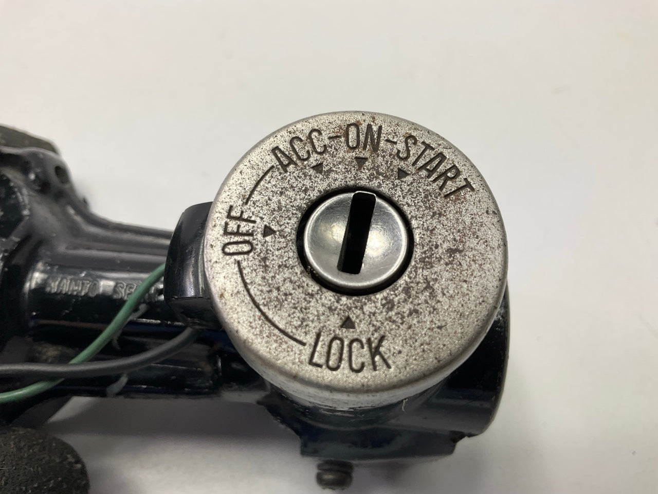 USED #155  Ignition Lock Cylinder With One Key OEM For Datsun 240Z 260Z 280Z