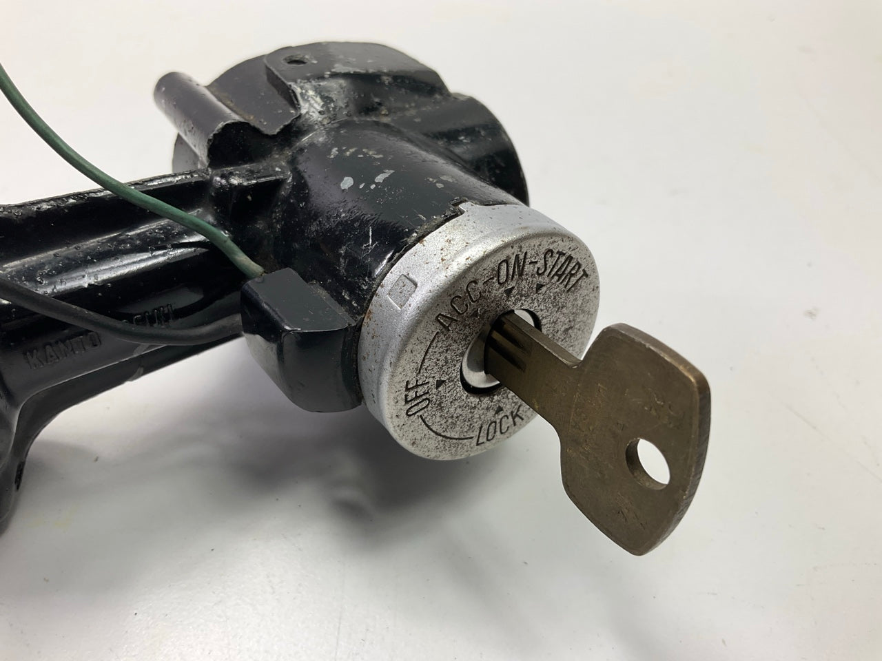 USED #155  Ignition Lock Cylinder With One Key OEM For Datsun 240Z 260Z 280Z