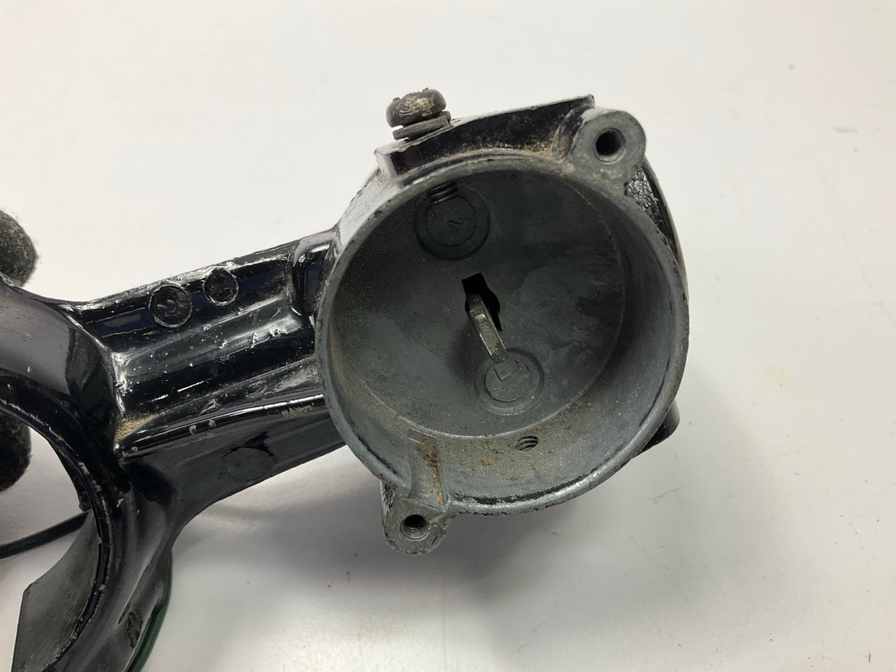 USED #155  Ignition Lock Cylinder With One Key OEM For Datsun 240Z 260Z 280Z