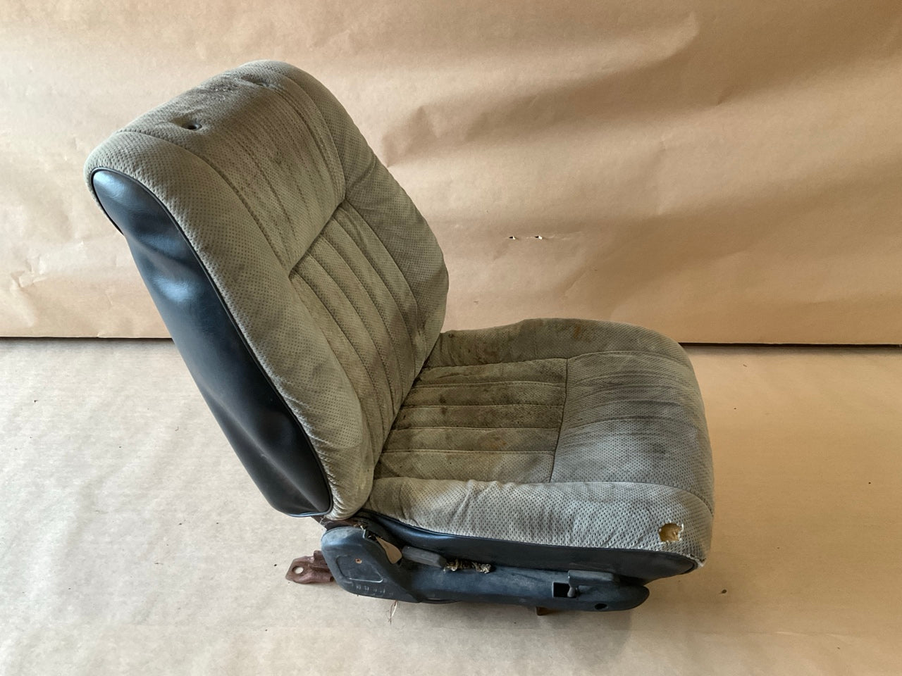 NEEDS TO BE RE UPHOLSTERED, ROUGH, Original Used Seats For 1982-83 Datsun 280zx