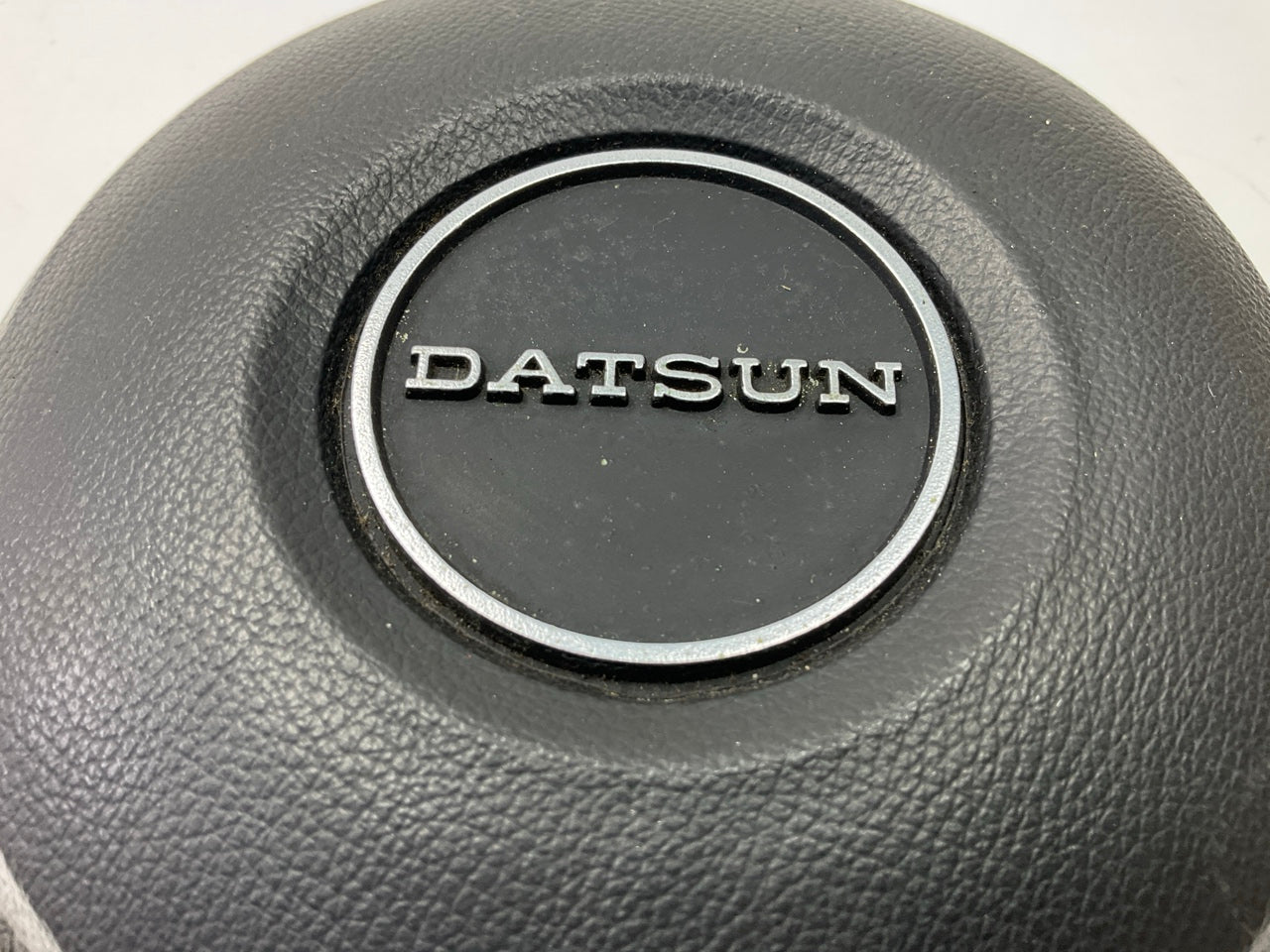 USED #218 Steering Wheel Horn Pad Button OEM For 1975-1976 Datsun 280z