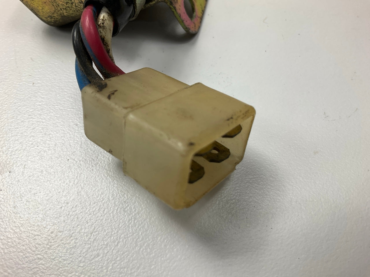 USED - Hatch Glass Heater Heated Defrost Relay # 25230-E4100 For Datsun 240z