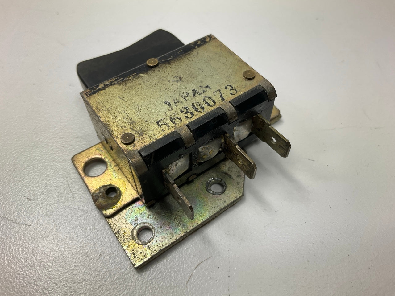 USED, RARE - Antenna Switch OEM For 1970 Datsun 240z (Series 1)