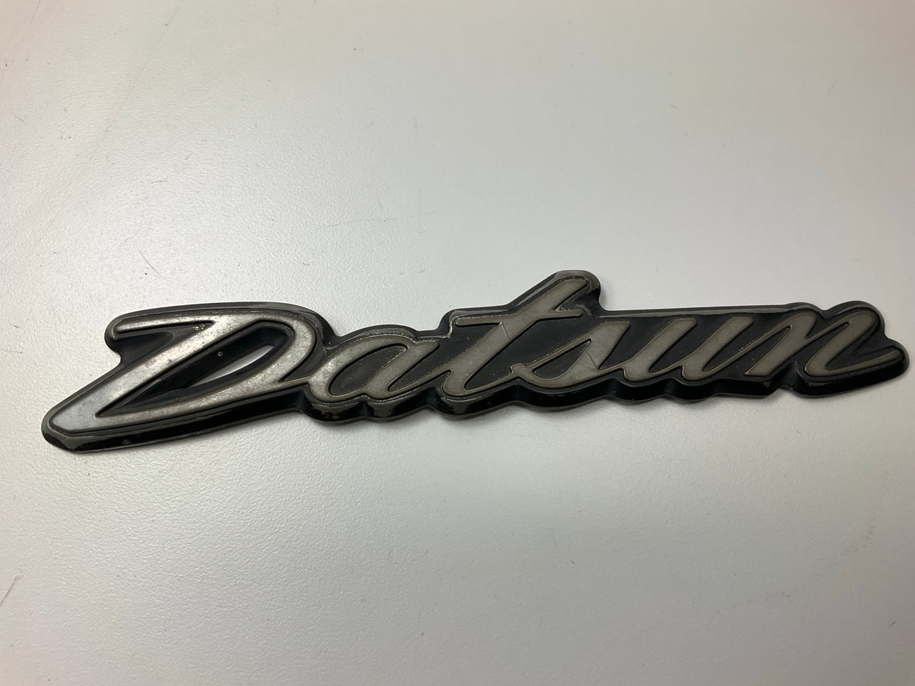 USED #248 Broken Clips OEM Hatch Emblem For 1970-1978 Datsun 240z 260z 280z S30