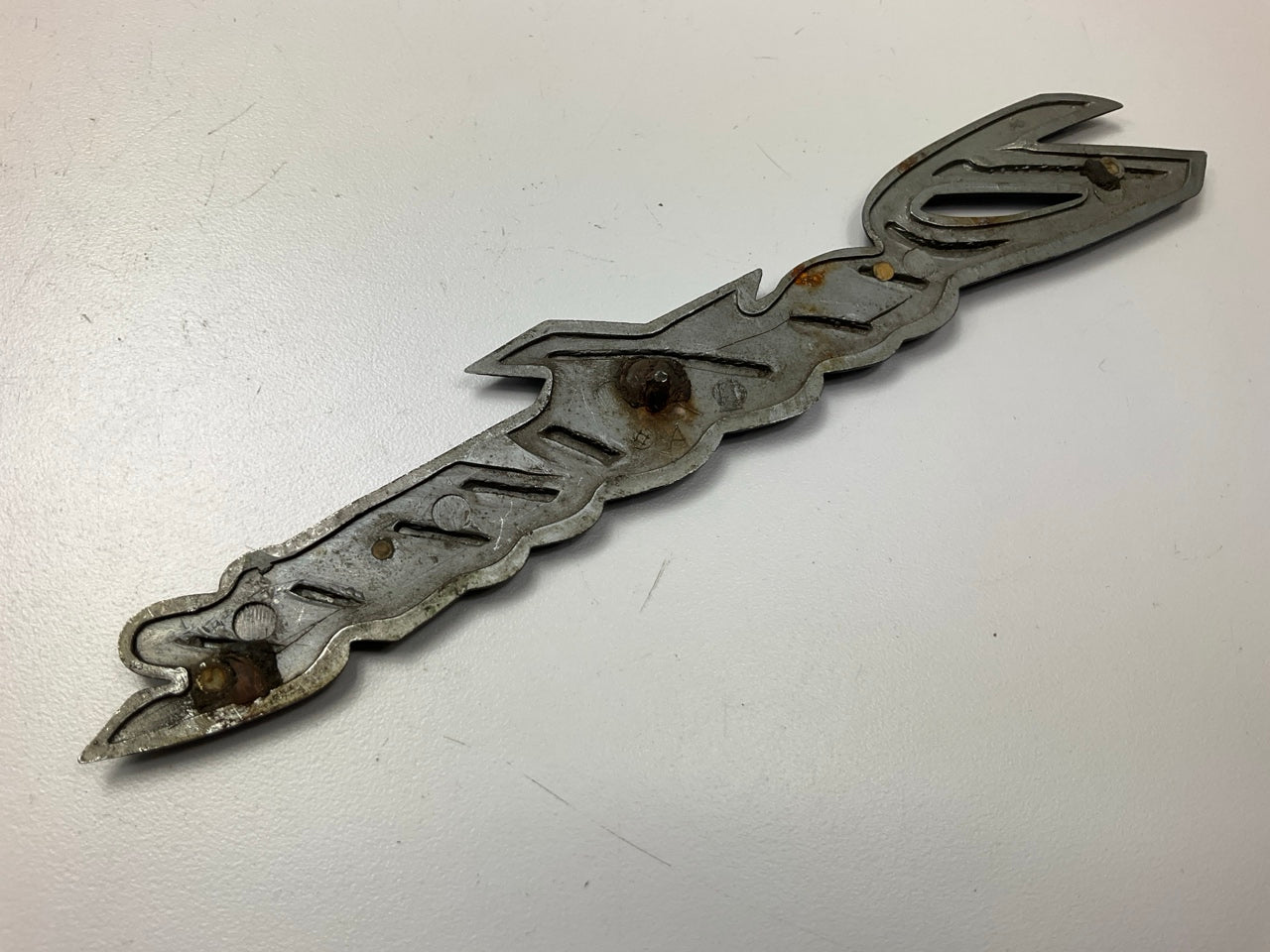 USED, 2 Broken Clips - Rear Hatch Emblem 90806-E4601 OEM For Datsun 240z 260z