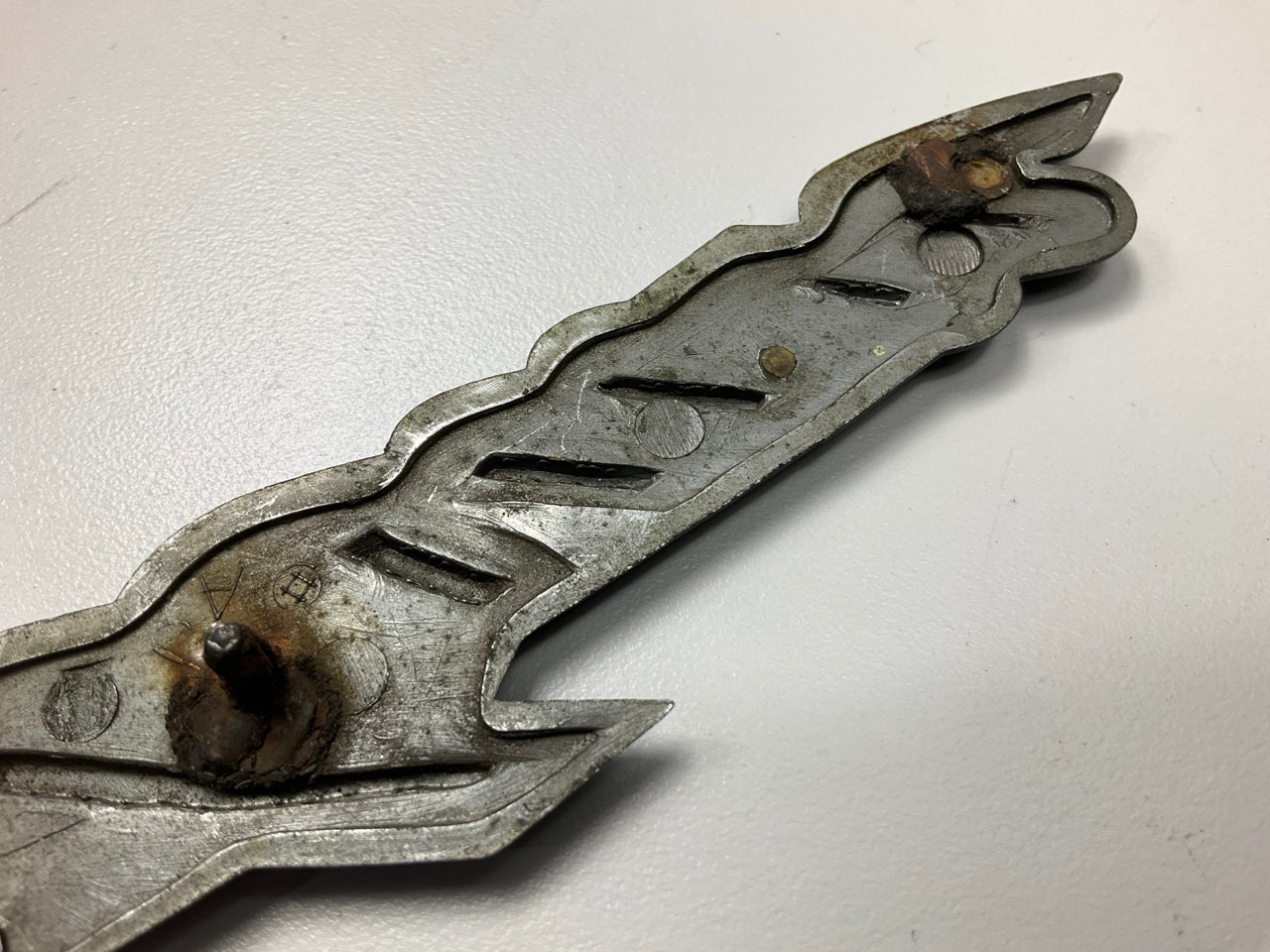 USED, 2 Broken Clips - Rear Hatch Emblem 90806-E4601 OEM For Datsun 240z 260z