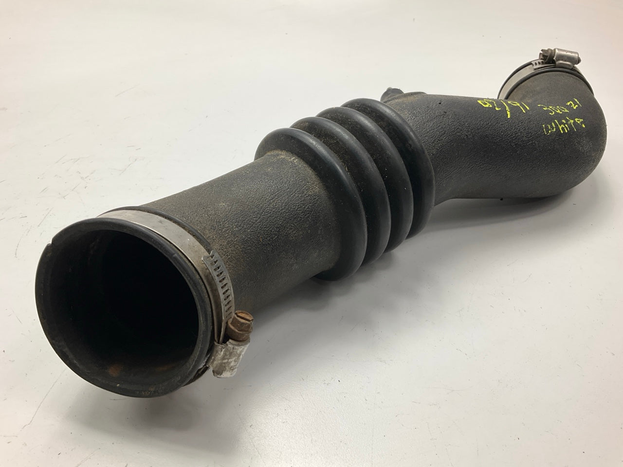 USED - Right Air Intake Tube Rubber Boot MAF Inlet Pipe For 90-96 300zx Z32 N/A