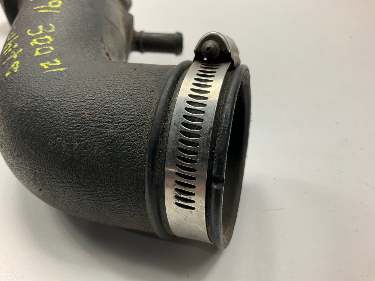 USED - Right Air Intake Tube Rubber Boot MAF Inlet Pipe For 90-96 300zx Z32 N/A