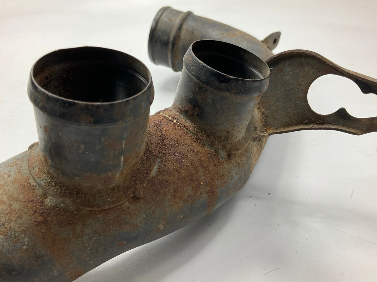 USED - Right Passengers Air Intake Pipe Tube OEM For 1990-1996 300zx Z32 N/A