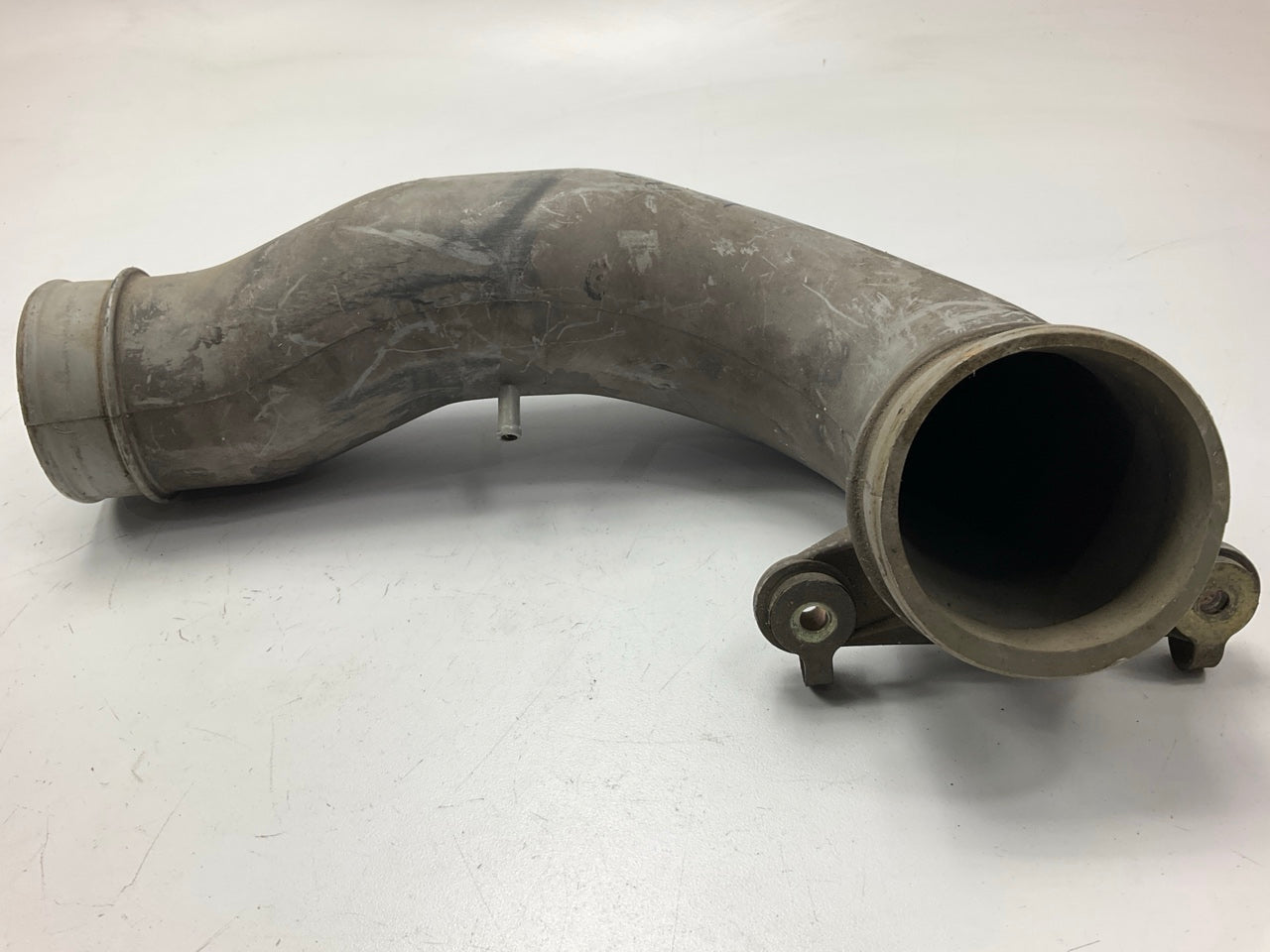 USED #290 Hard Plastic Air Tube Intake Duct Elbow OEM For 84-89 Nissan 300zx Z31