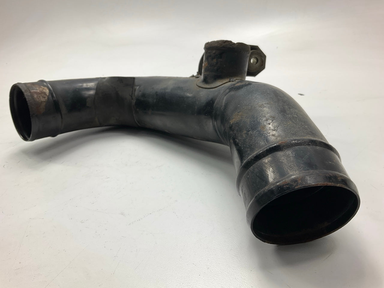 Has Rust, See Photos - Used Right Air Intake Tube Pipe OEM For 90-91 300zx Z32