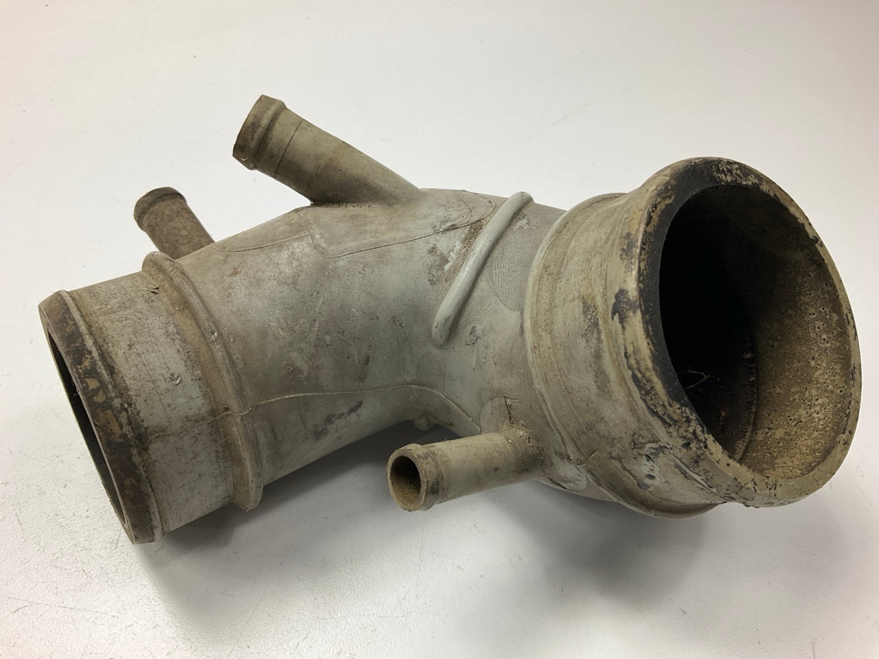 USED 295 Intake Duct Air Tube Hard Pipe Hose For 84-89 Nissan 300zx Z31 Nonturbo