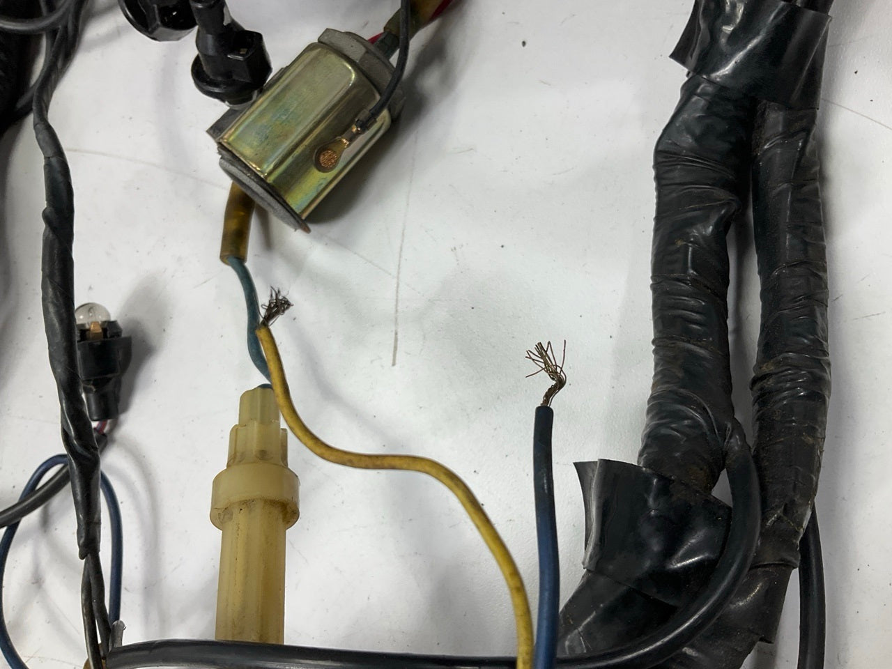 USED - Dash Wire Harness With Fuse Cover & Hazard Switch For 1972-73 Datsun 240z