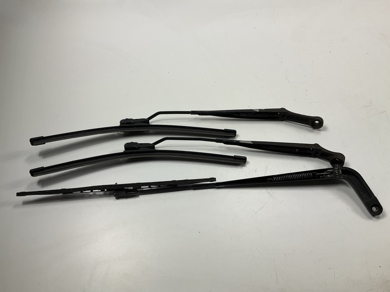 USED Complete Set Of Wiper Arms (Left, Right & Rear) For 84-89 Nissan 300zx Z31