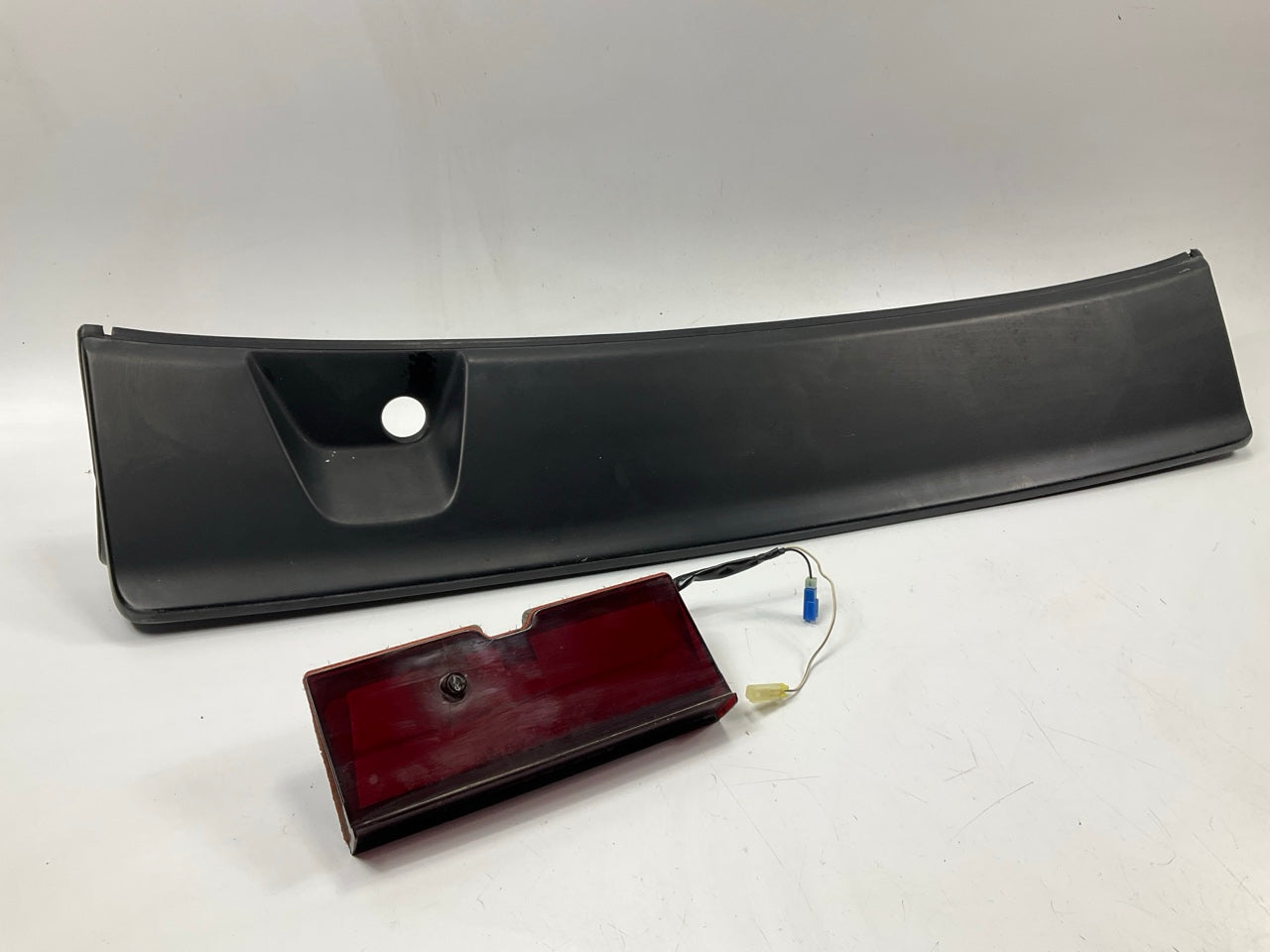 USED #3481 - Factory Rear Spoiler W/ Brake Light OEM For 84-86 Nissan 300zx Z31