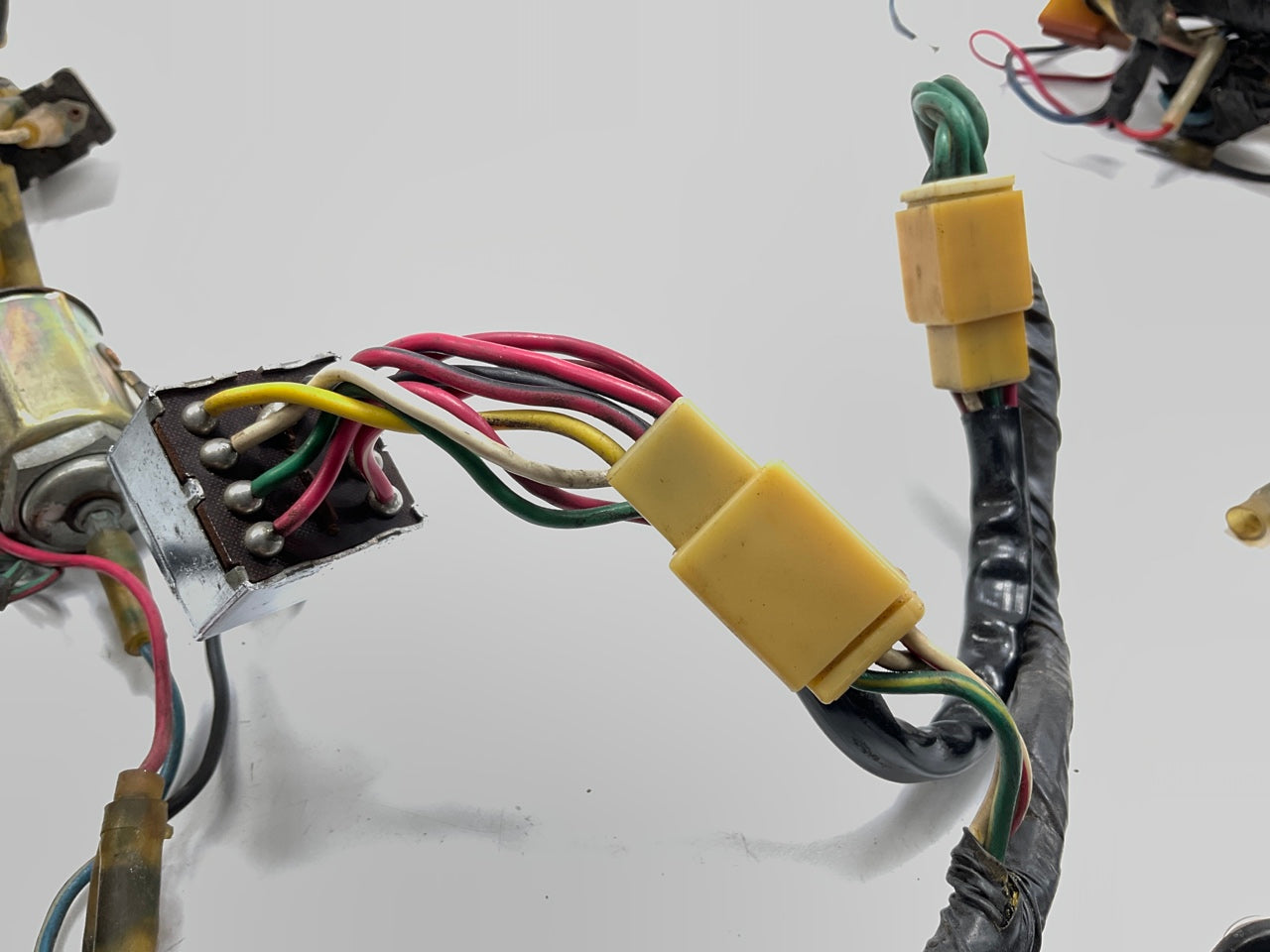 USED - Dash Wire Harness With Fuse Cover & Hazard Switch For 1972-73 Datsun 240z