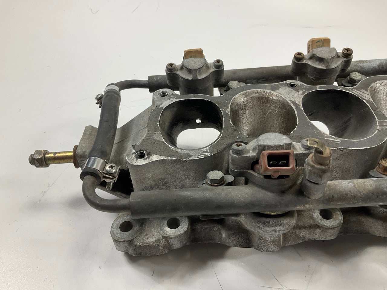 USED - Lower Intake Manifold Plenum WITH Fuel Rail & Injectors OEM For 90-96 Z32