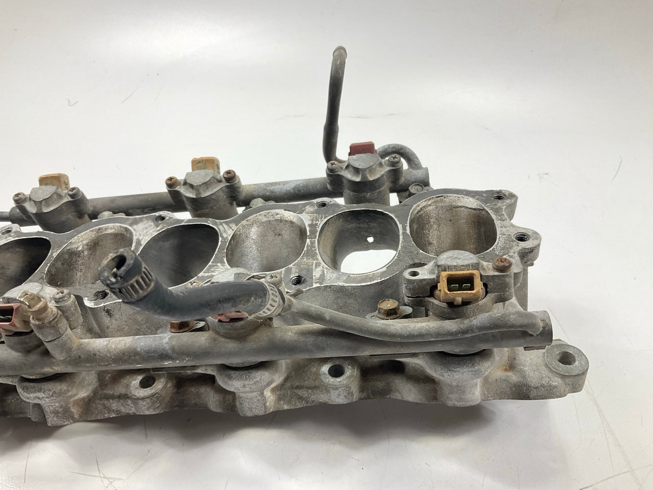 USED - Lower Intake Manifold Plenum WITH Fuel Rail & Injectors OEM For 90-96 Z32