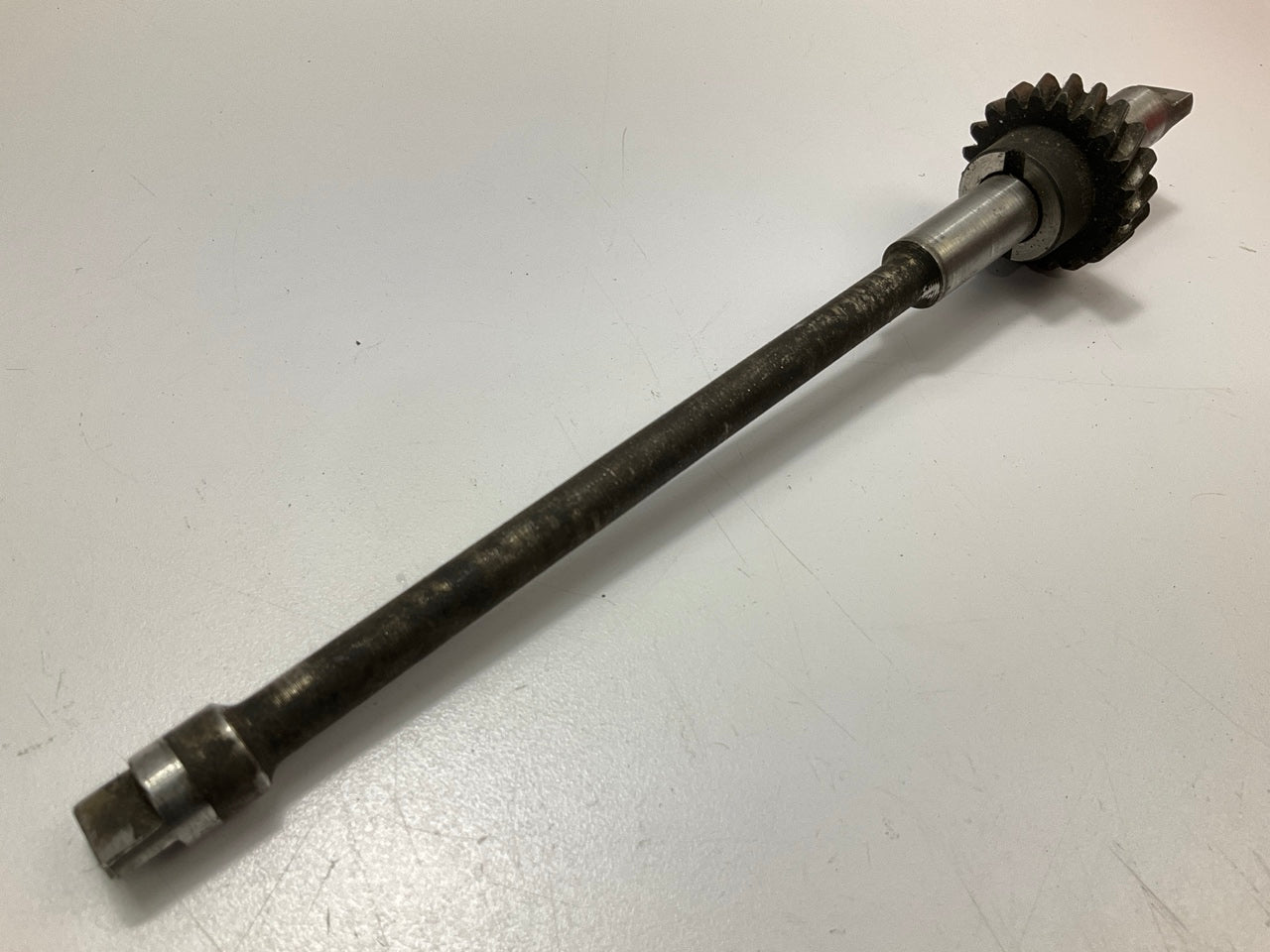 USED Engine Oil Pump Drive Shaft Spindle For 70-83 Datsun 280zx 240z 260z 280z
