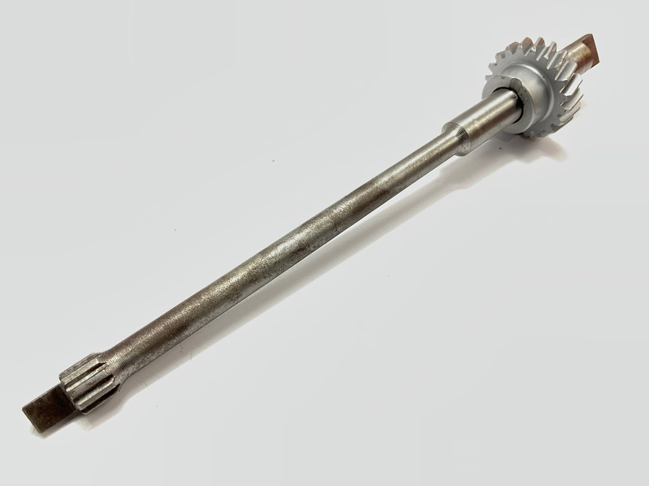 USED #499 Engine Oil Pump Drive Shaft Spindle For 81-83 Datsun 280zx Turbo L28ET